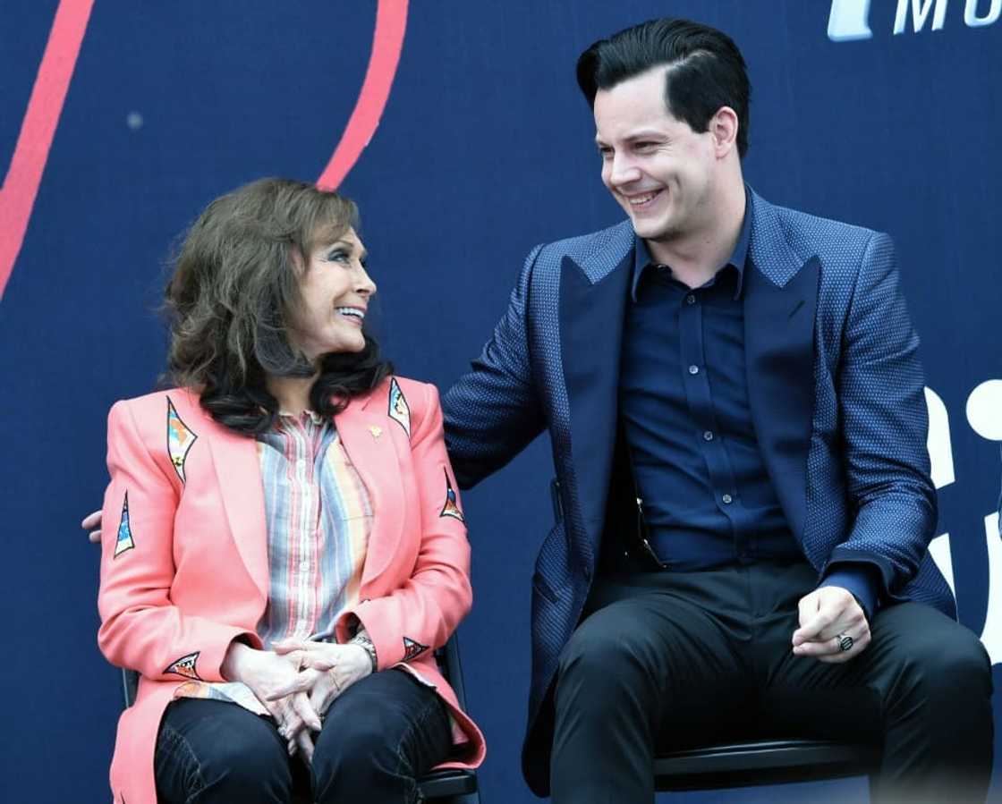 Loretta Lynn collaborated with scores of artists over the years, even releasing an album in 2004 that was produced by rocker Jack White (R) Loretta Lynn collaborated with scores of artists over the years, even releasing an album in 2004 that was produced by rocker Jack White (R)