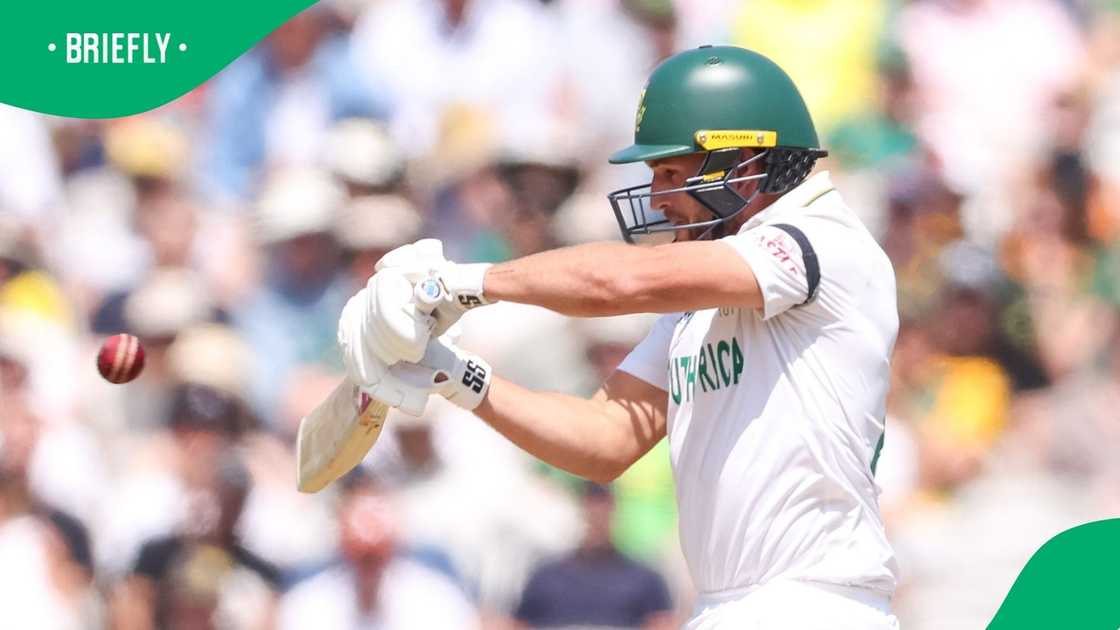 Many Proteas fans took to social media to express their disappointment, as they were rallying behind him to beat Lara's record Many Proteas fans took to social media to express their disappointment, as they were rallying behind him to beat Lara's record