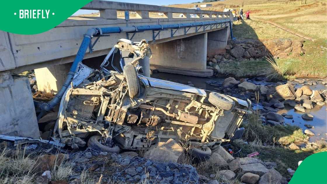An accident in KwaZulu-Natal left 21 learners injured An accident in KwaZulu-Natal left 21 learners injured