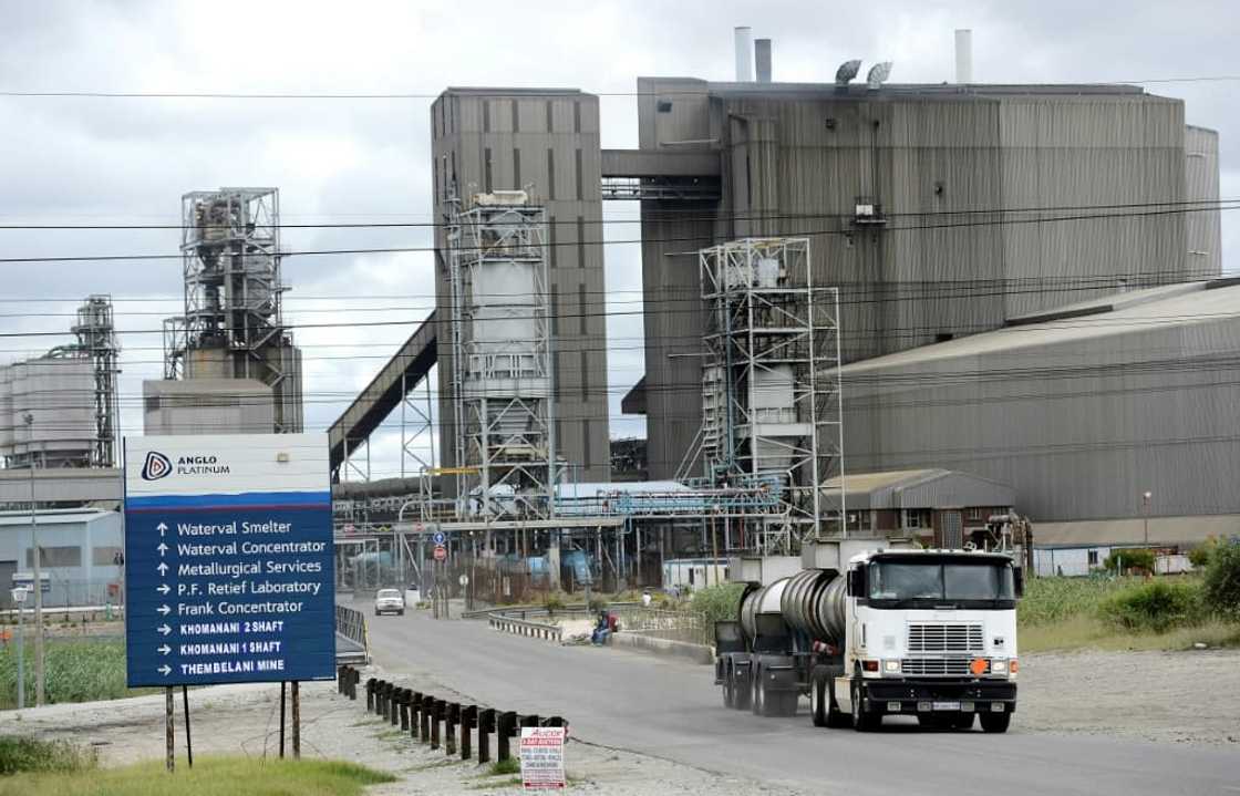 The switch to electric vehicles means platinum -- used in the manufacture of catalytic converters for high-polluting petrol engines -- faces a dim long-term future The switch to electric vehicles means platinum -- used in the manufacture of catalytic converters for high-polluting petrol engines -- faces a dim long-term future