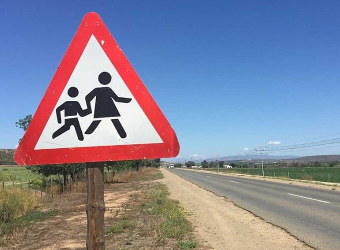 Road signs in South Africa and their meanings Road signs in South Africa and their meanings