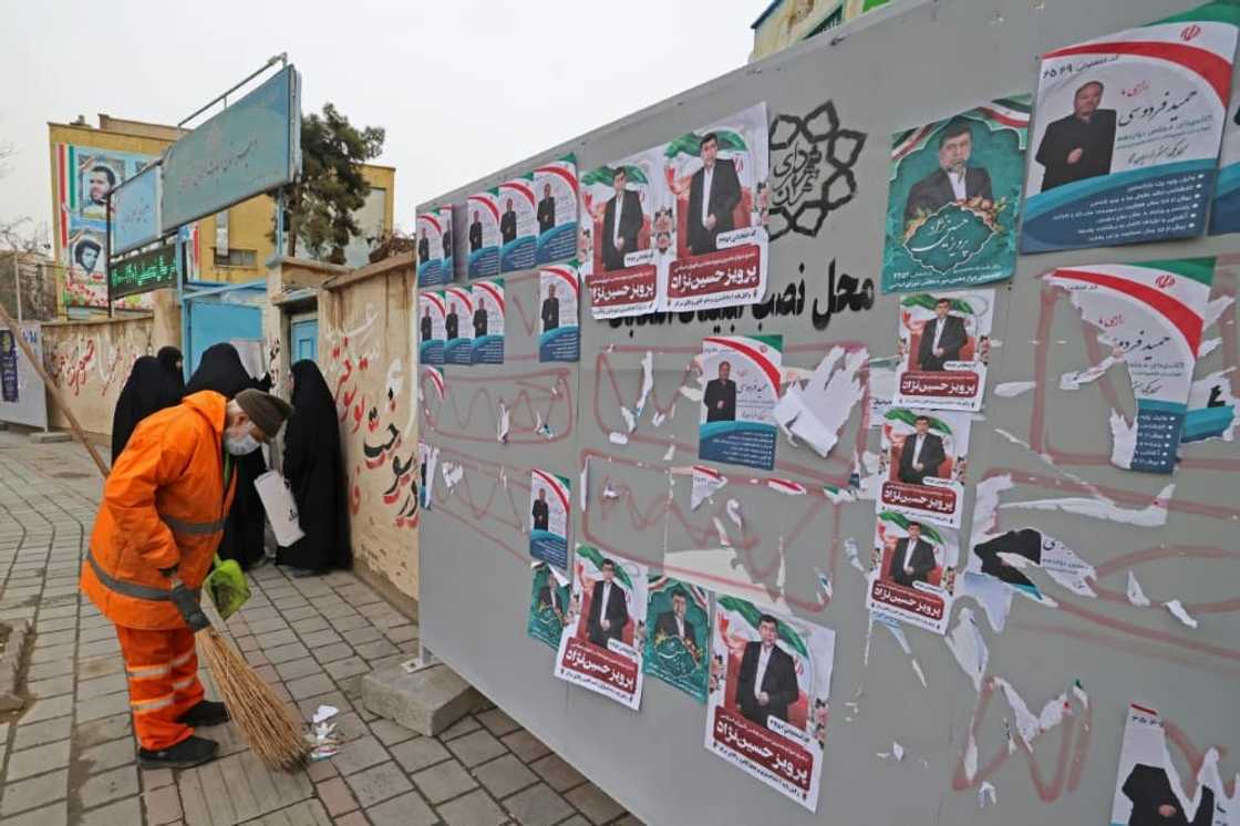 Many haved doubted that a quick solution is in sight to Iran's economic hardship Many haved doubted that a quick solution is in sight to Iran's economic hardship
