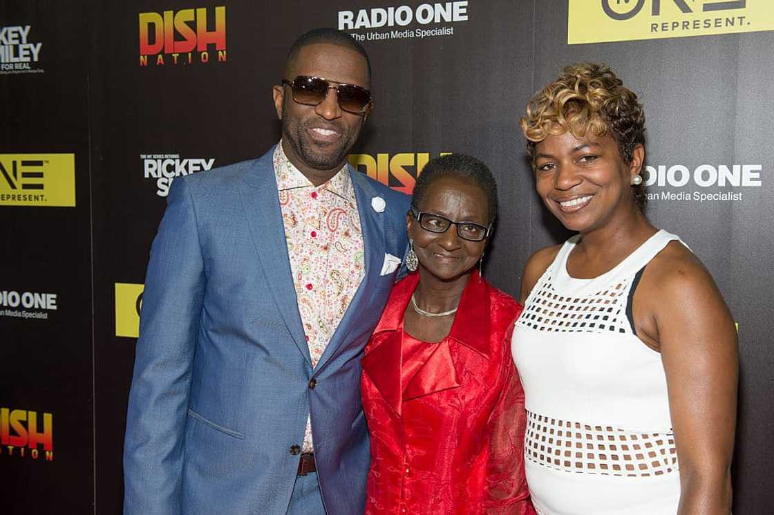 Rickey Smiley's siblings