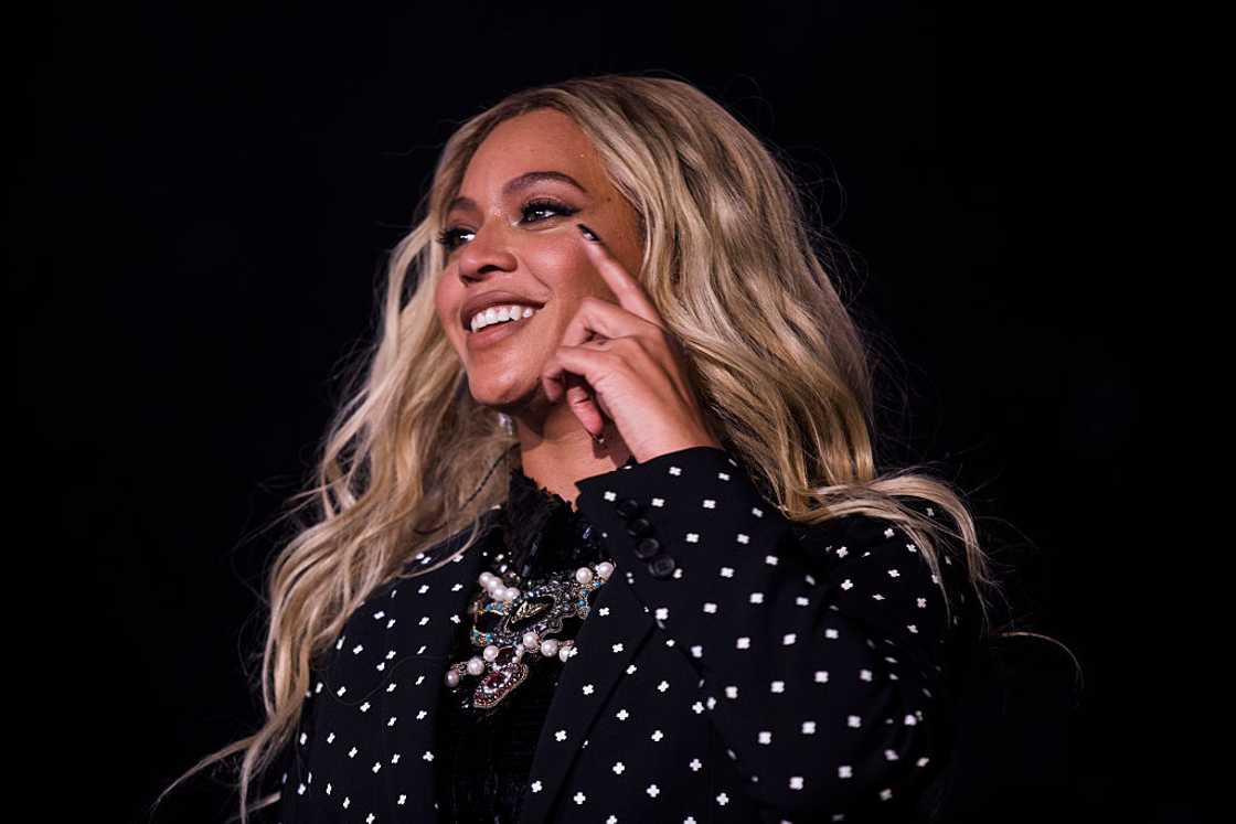 Beyonce performs in Cleveland