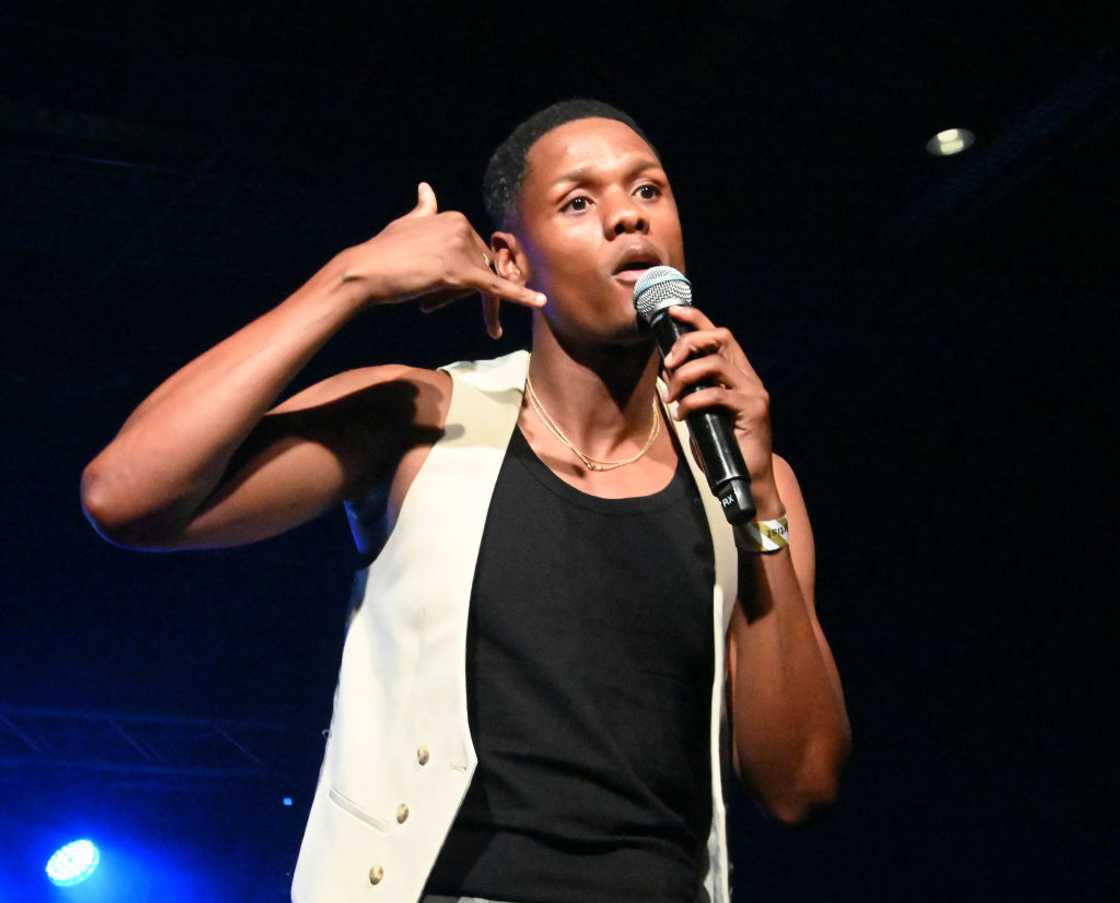 Samthing Soweto performing