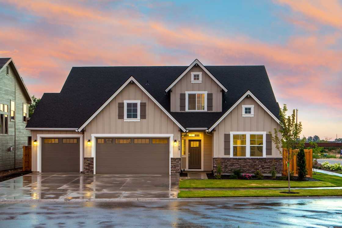 A picture of a lovely home A picture of a lovely home