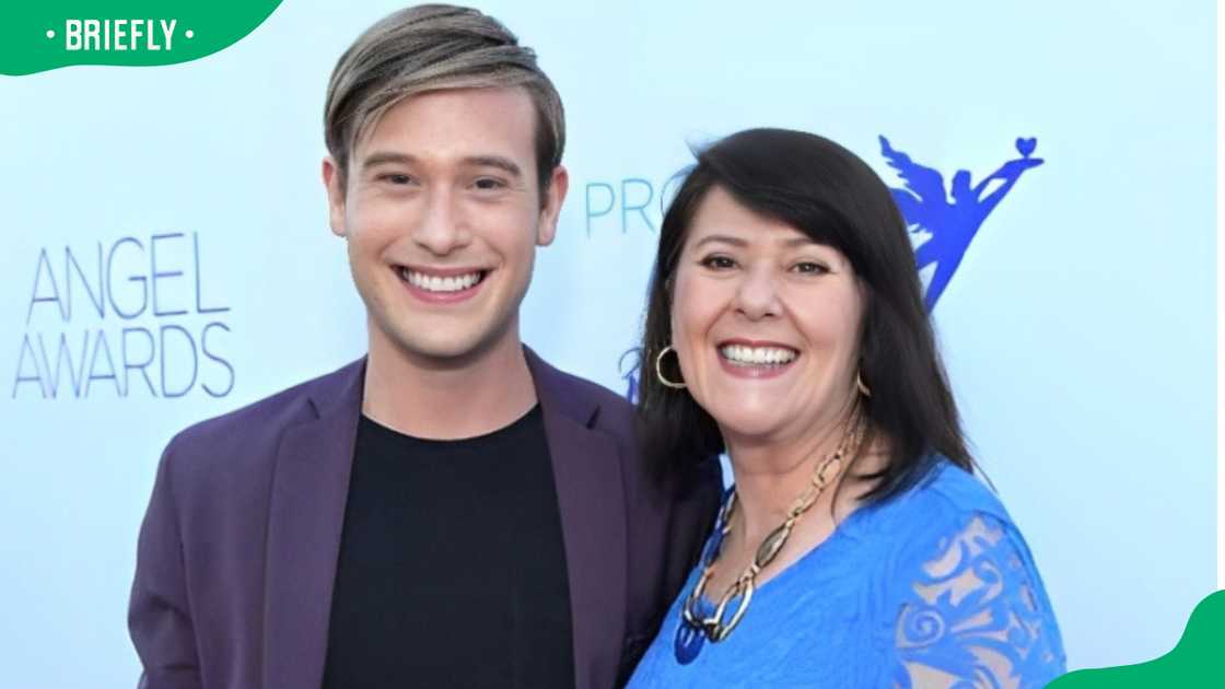 Tyler Henry (L) and Theresa Koelewyn (R) at Project Angel Food's Awards Gala Tyler Henry (L) and Theresa Koelewyn (R) at Project Angel Food's Awards Gala