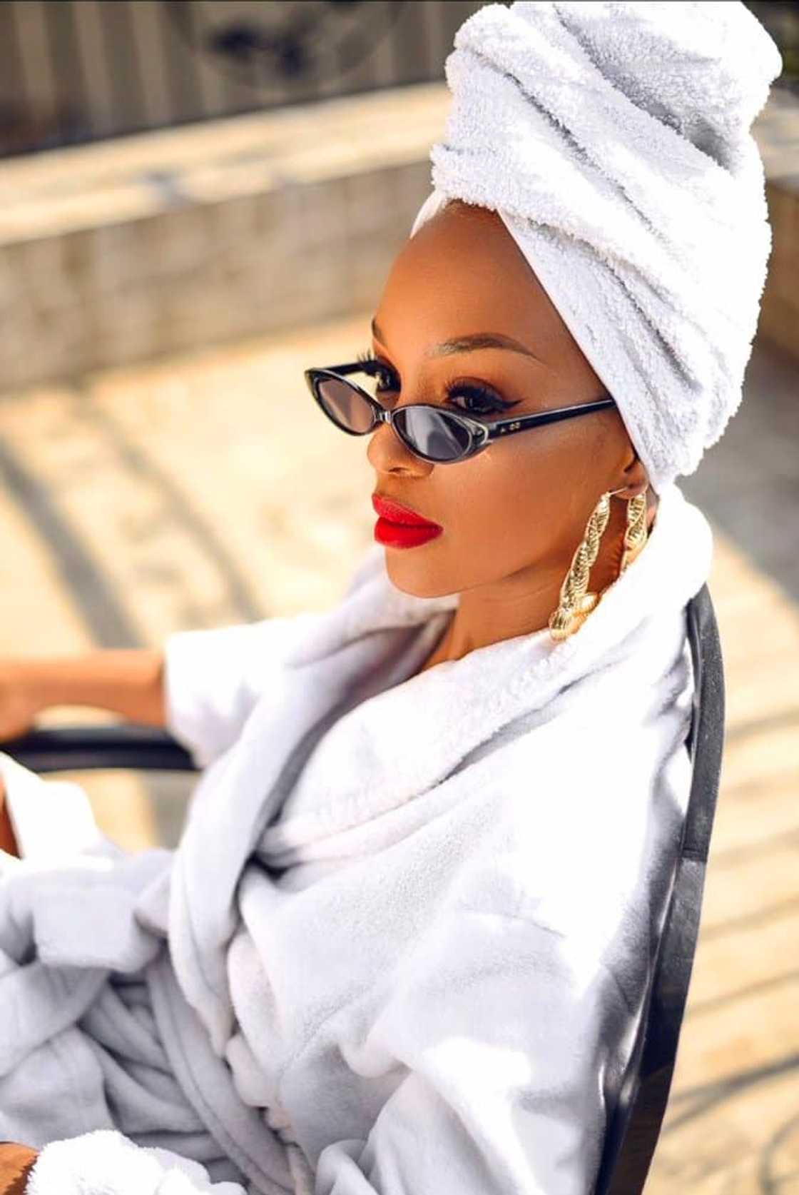 How old is Nandi Mngoma?