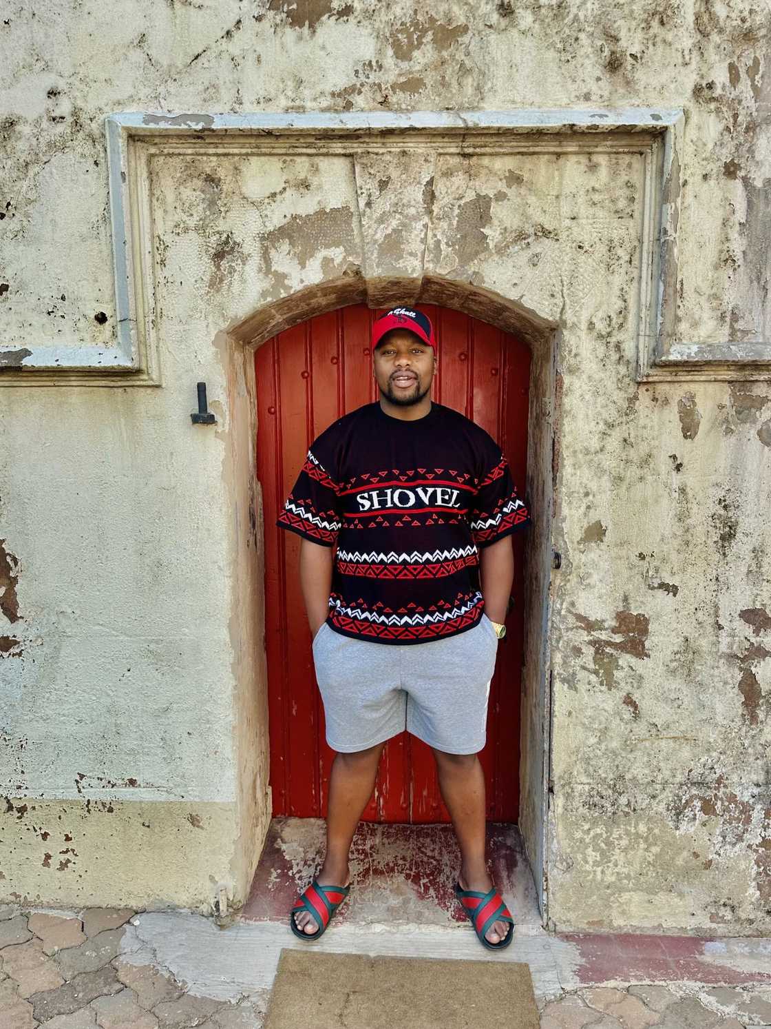 Chymamusique is selling his personal belongings Chymamusique is selling his personal belongings