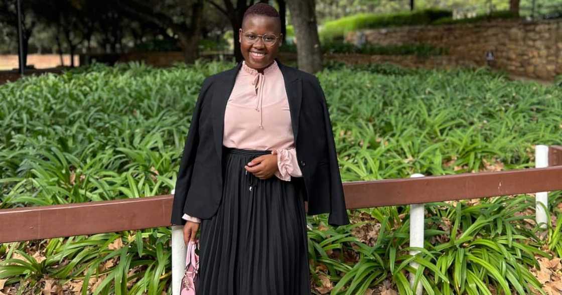 Nqobile Nompumelelo Mnisi is a Honours Psychology graduate Nqobile Nompumelelo Mnisi is a Honours Psychology graduate