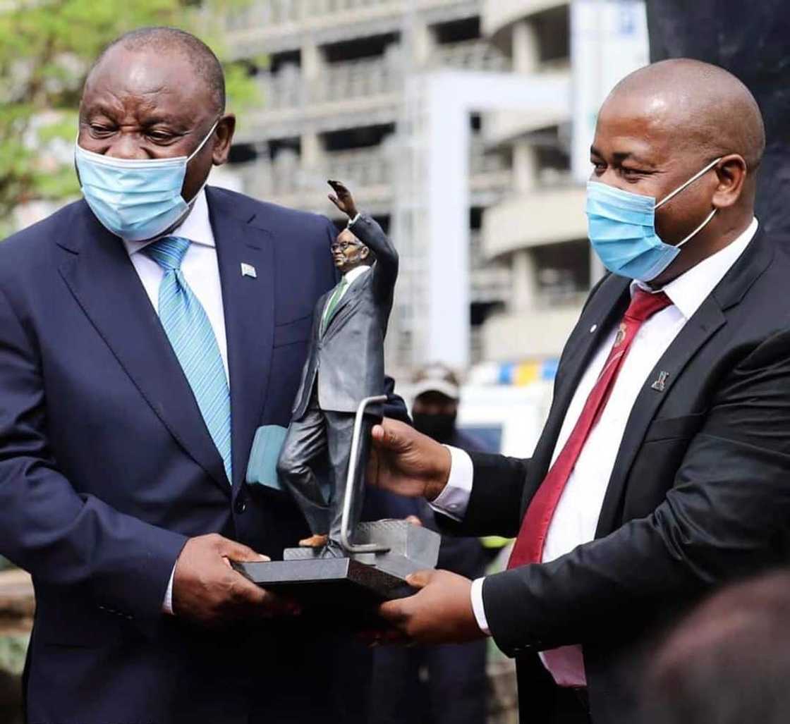 Mzwandile Masina on Ramaphosa Mzwandile Masina on Ramaphosa