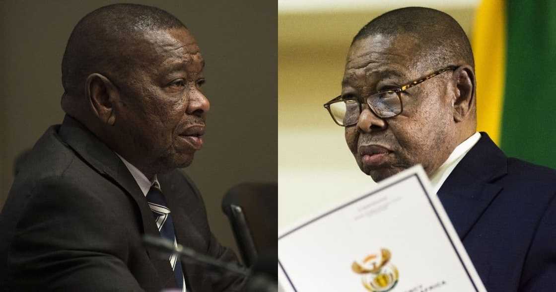 Nzimande reveals extra NSFAS funding for 1st year students Nzimande reveals extra NSFAS funding for 1st year students