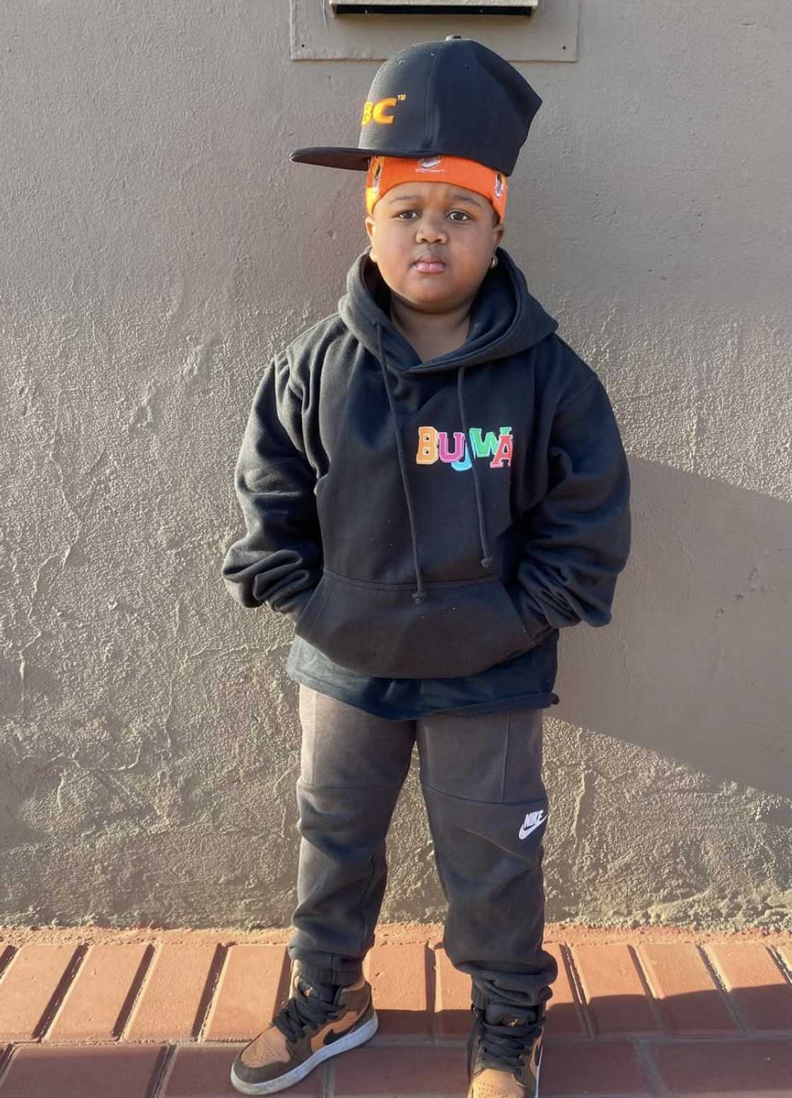 Social media showed love to Bhuti Omdala