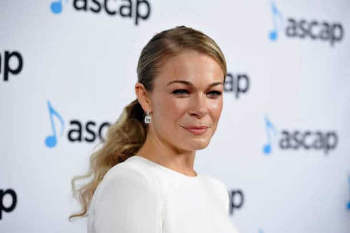 hallmark female actors hallmark female actors