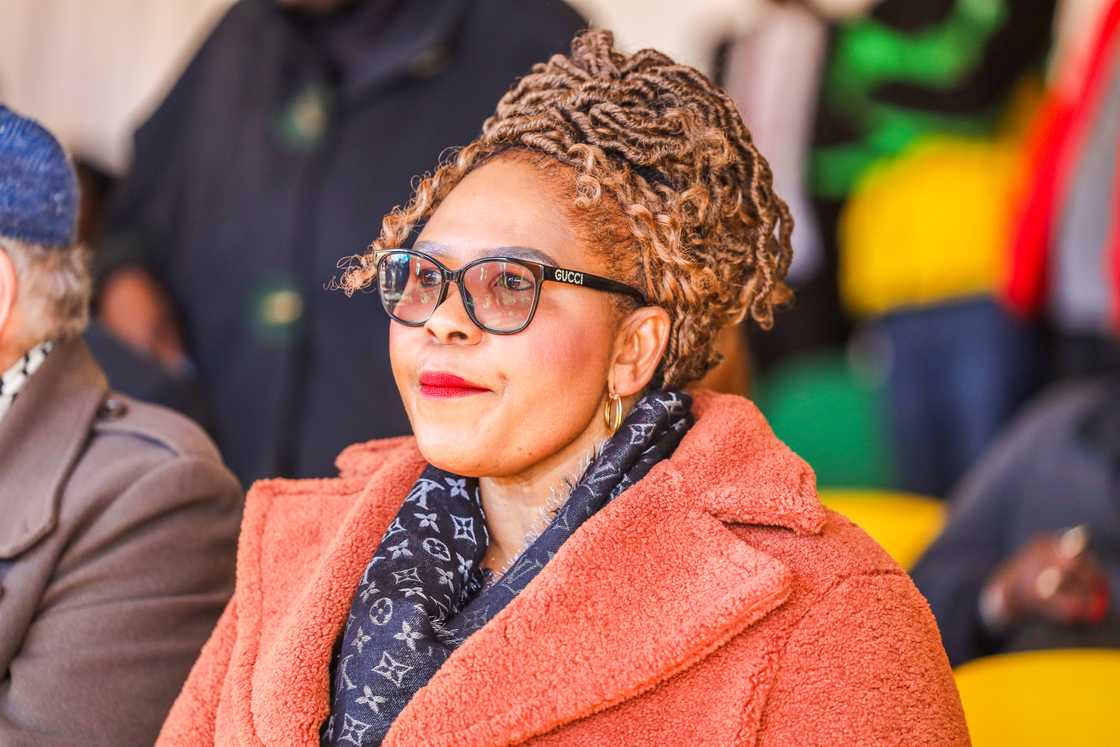 The MEC has come under fire for her statement about the issues raised about Helen Joseph Hospital. The MEC has come under fire for her statement about the issues raised about Helen Joseph Hospital.