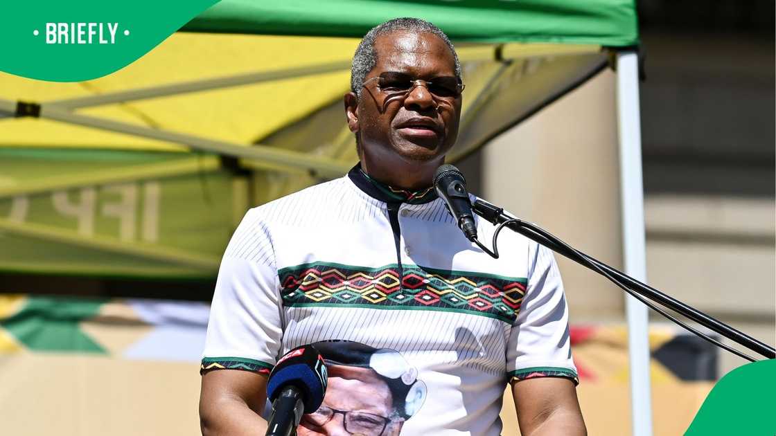 IFP leader Velenkosini Hlabisa speaking at an IFP rally IFP leader Velenkosini Hlabisa speaking at an IFP rally