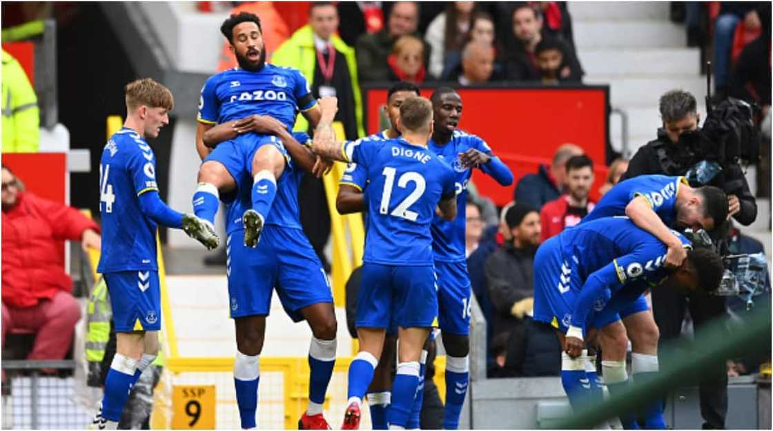 Townsend and teammattes celebrate Everton's equalizer