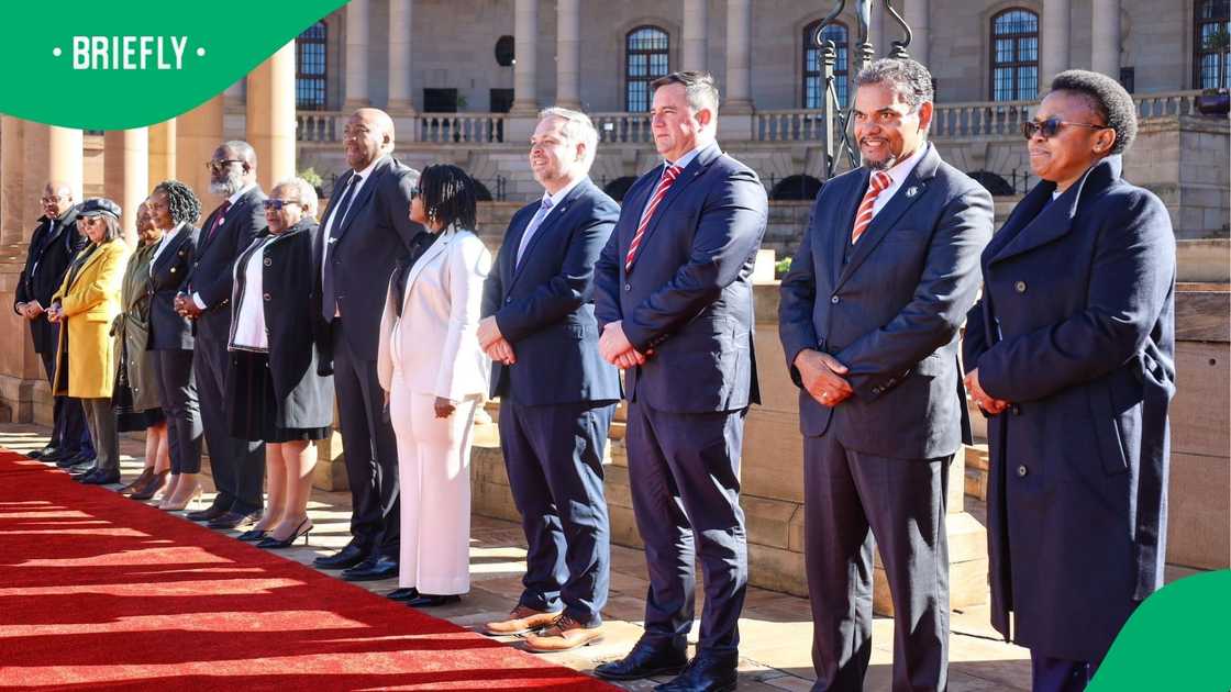 South Africa's ministers are waiting for the Austrian delegation South Africa's ministers are waiting for the Austrian delegation