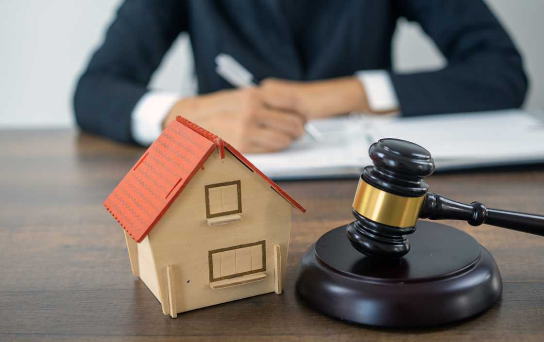 Subjects needed to become a lawyer in South Africa Subjects needed to become a lawyer in South Africa