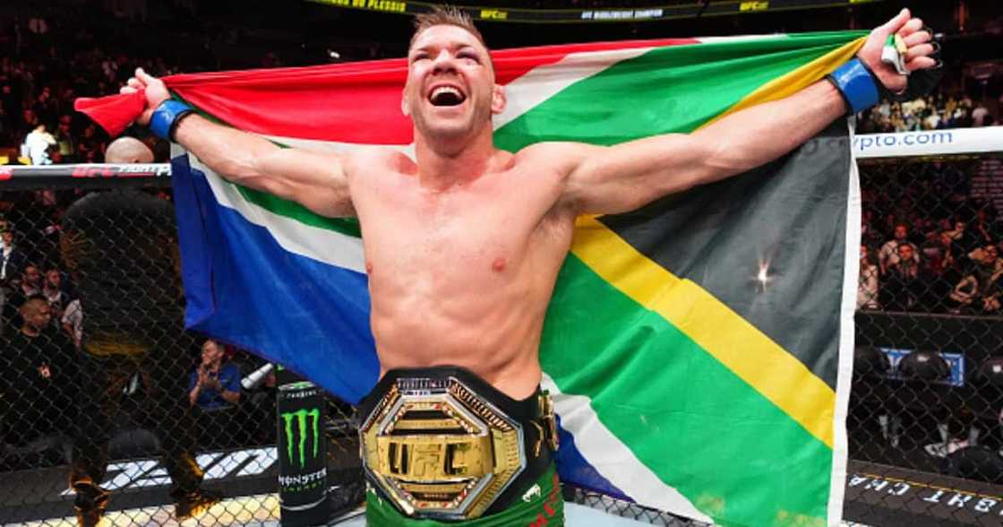 Dricus du Plessis beat Sean Strickland in UFC match