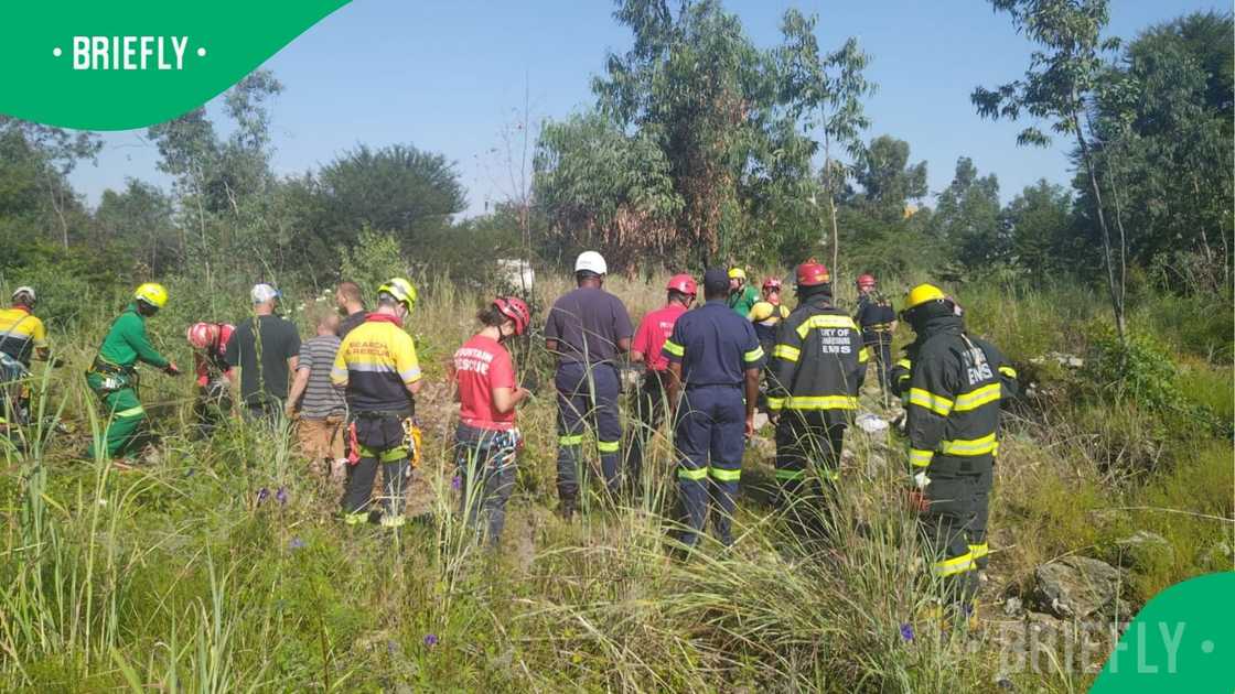 Safety concerns halt rescue operation as illegal miners trapped underground at Gauteng mine Safety concerns halt rescue operation as illegal miners trapped underground at Gauteng mine