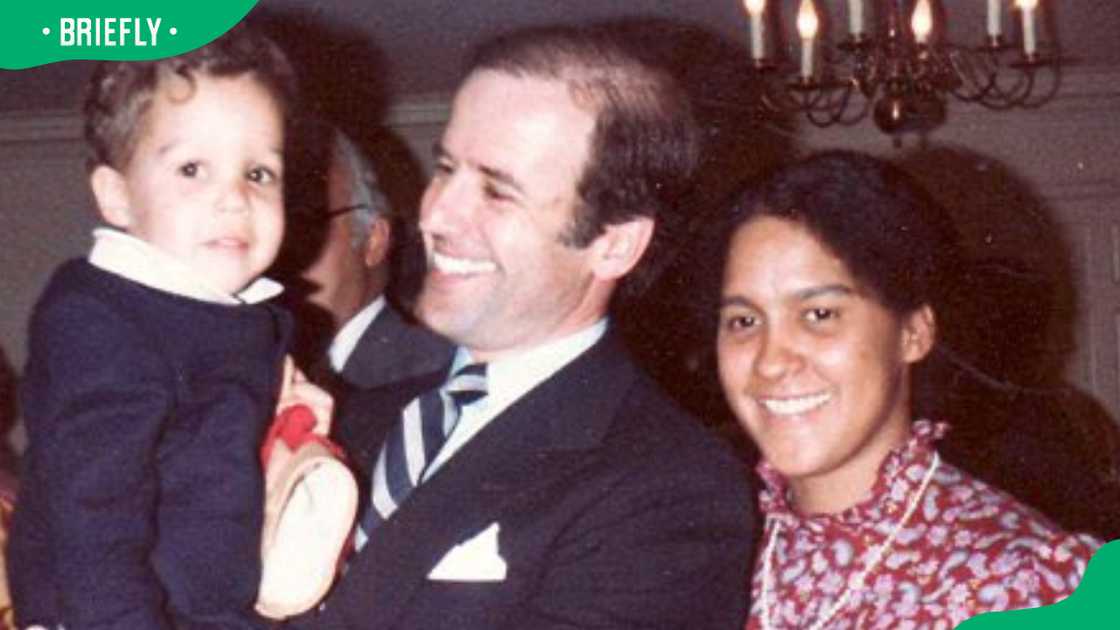 Young Pete Wentz with his parents.