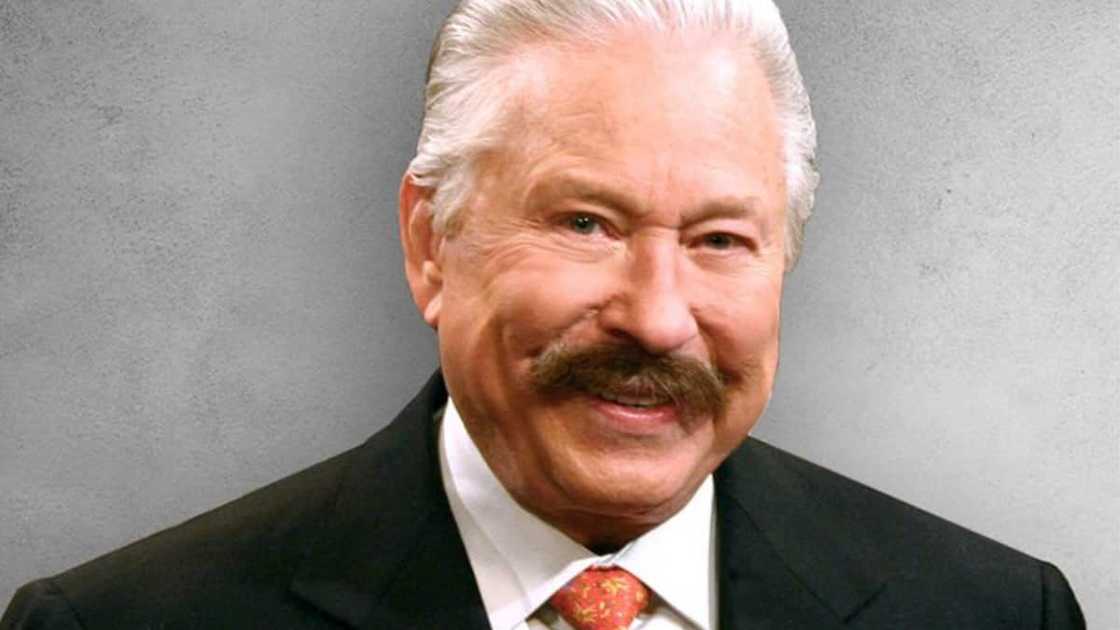 Hal Lindsey’s biography