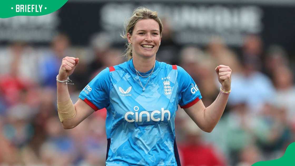 Lauren Bell during the 3rd Women's Metro Bank ODI match between England and New Zealand 2024