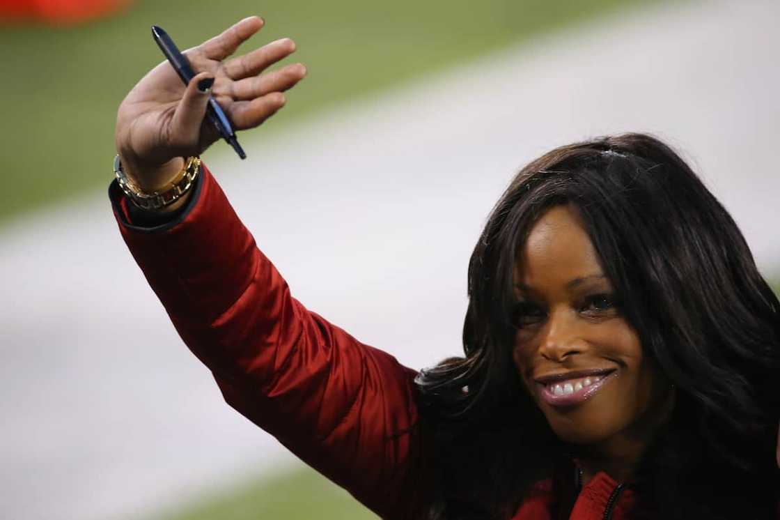 Who is Pam Oliver? Age, spouse, health, salary, teeth, career, profiles, net worth Who is Pam Oliver? Age, spouse, health, salary, teeth, career, profiles, net worth