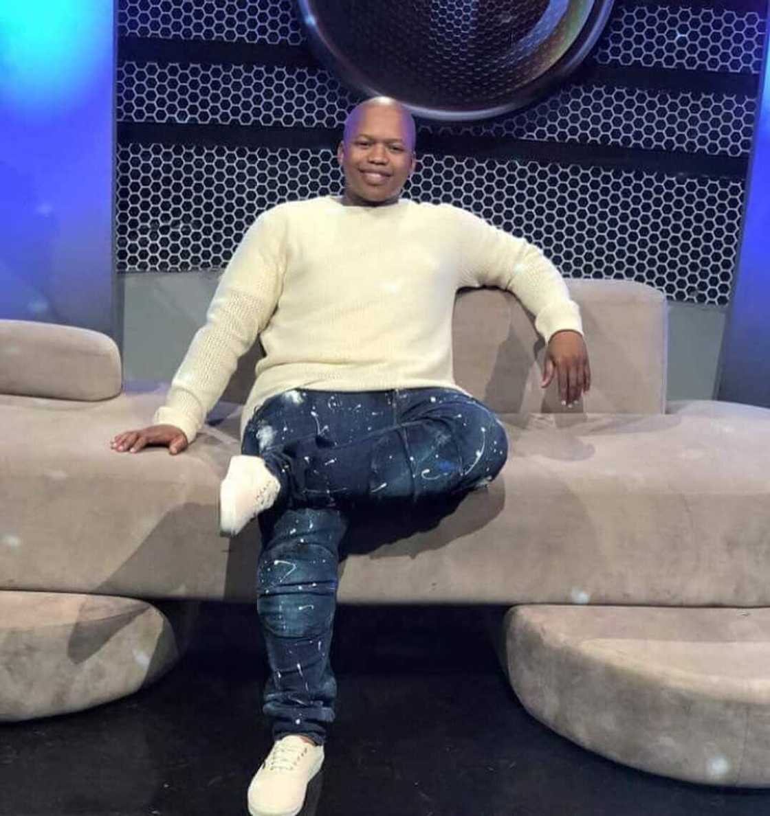 Akhumzi Jezile biography: age, career, and death Akhumzi Jezile biography: age, career, and death