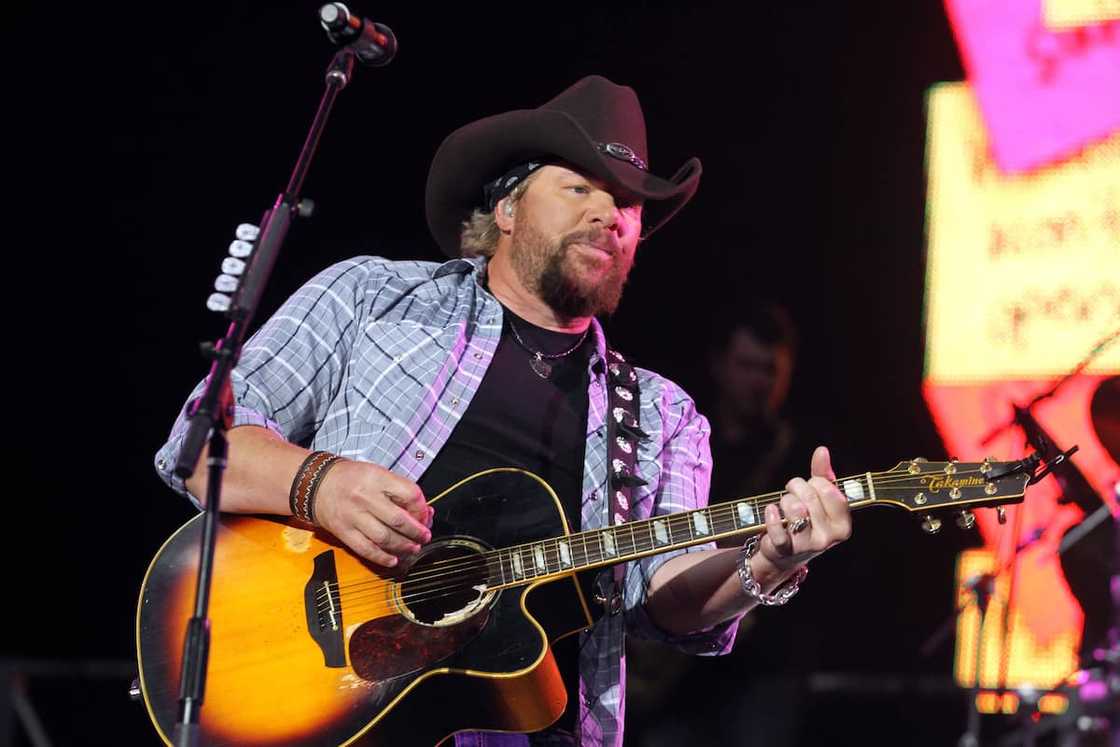 Musician Toby Keith performs on stage Musician Toby Keith performs on stage
