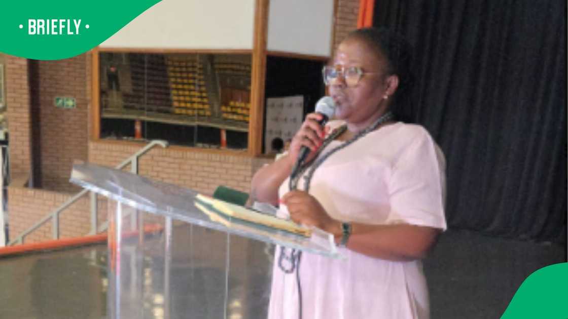 According to Diale-Tlabela, the driver allegedly diverted onto an old dirt road in an attempt to avoid law enforcement According to Diale-Tlabela, the driver allegedly diverted onto an old dirt road in an attempt to avoid law enforcement