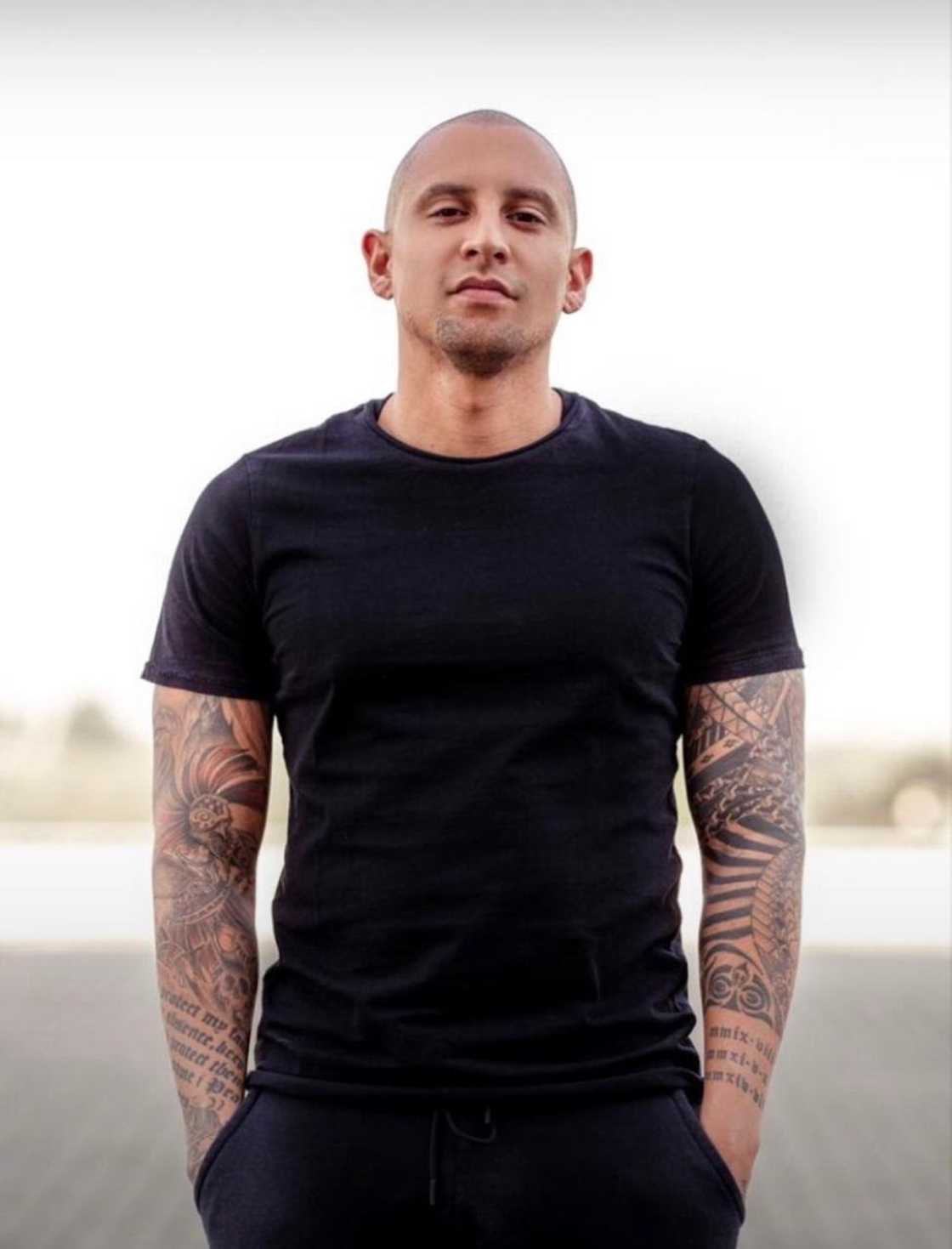 Netizens paid tribute to the late DJ Warras Netizens paid tribute to the late DJ Warras