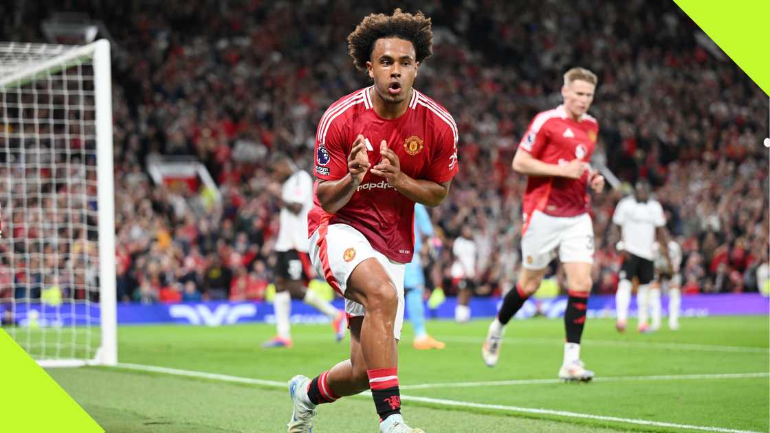 Joshua Zirkzee celebrates his debut Manchester United goal against Fulham