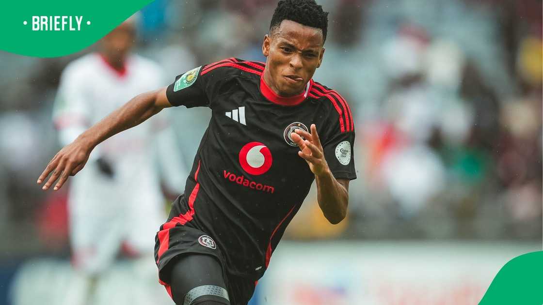 Orlando Pirates forward Relebohile Mofokeng presented with a brand new car after winning South African Sportsperson of the Year.