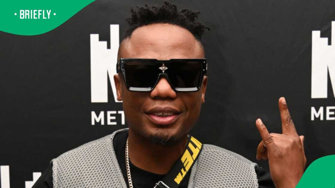 DJ TIra has released 'Siyaphothula;.