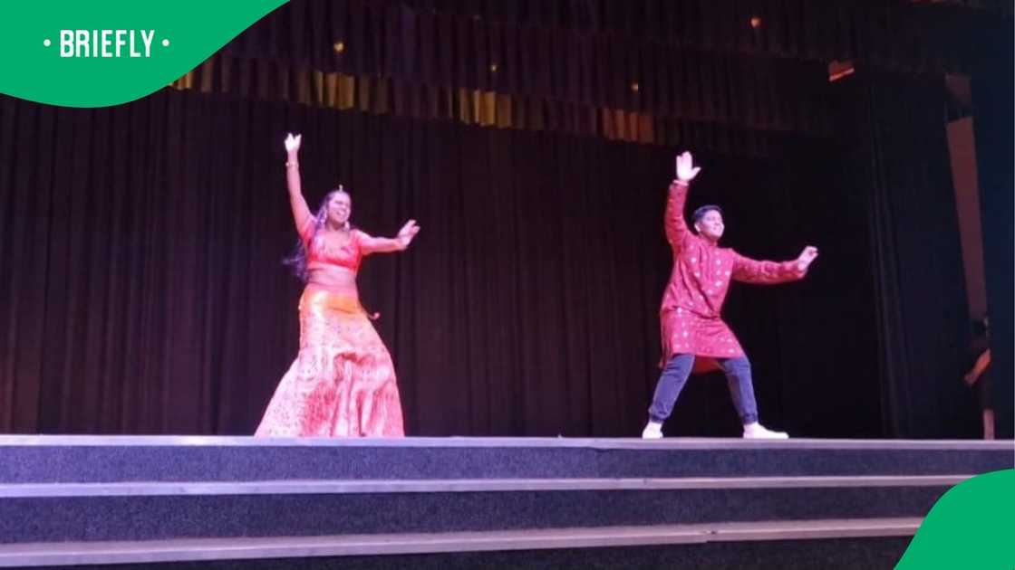 Brother and sister duo Brother and sister duo