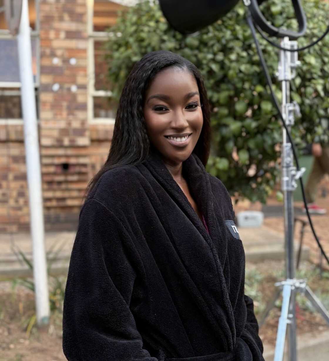 Fans on social media reacted to a picture of Makoma Mohale and her sister Fans on social media reacted to a picture of Makoma Mohale and her sister