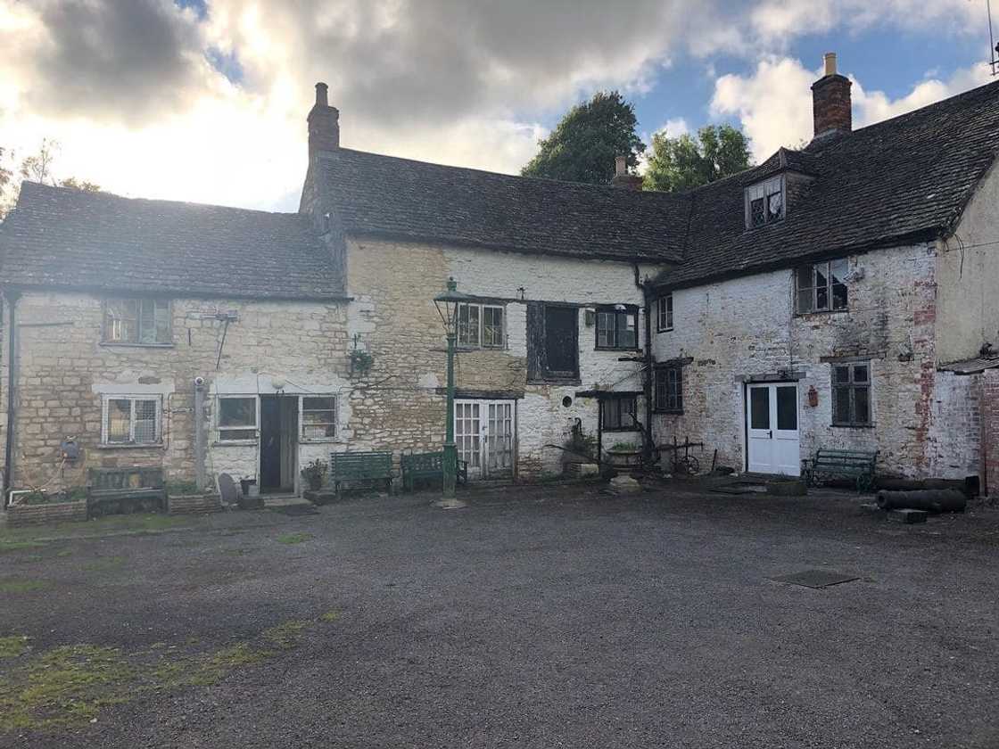 Ancient Ram Inn