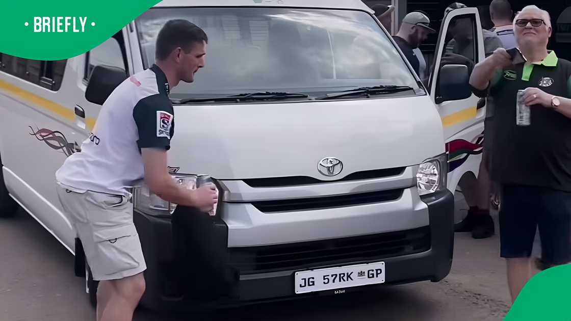Afrikaners danced and vibed along to music in a Kasi in a video. Afrikaners danced and vibed along to music in a Kasi in a video.