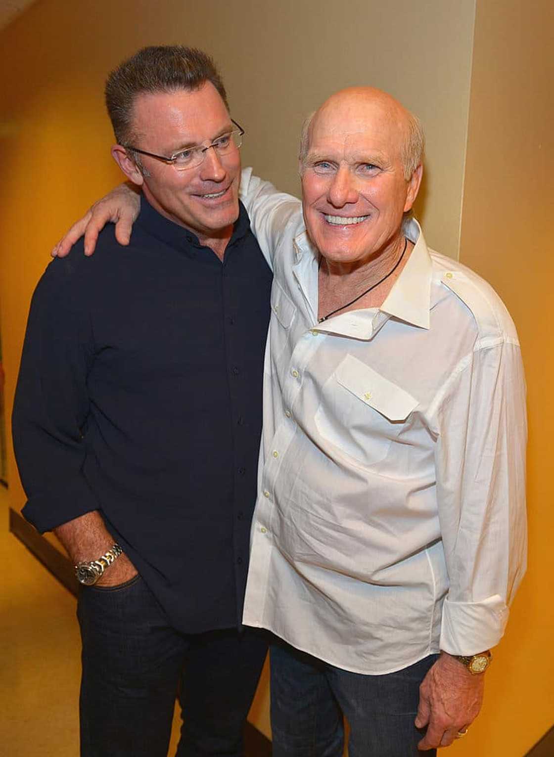 Howie Long: net worth, age, children, spouse, health, movies, profiles Howie Long: net worth, age, children, spouse, health, movies, profiles