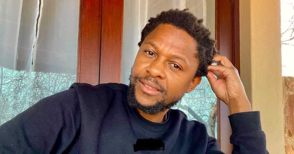Mbuyiseni Ndlozi gets called a mampara, causes huge debate online Mbuyiseni Ndlozi gets called a mampara, causes huge debate online