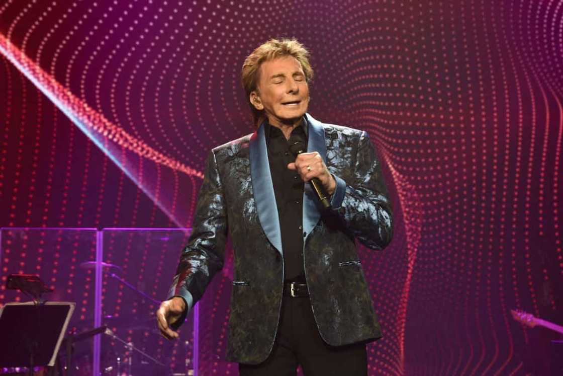 Barry Manilow at the 30th Annual Steve Chase Humanitarian Awards Barry Manilow at the 30th Annual Steve Chase Humanitarian Awards