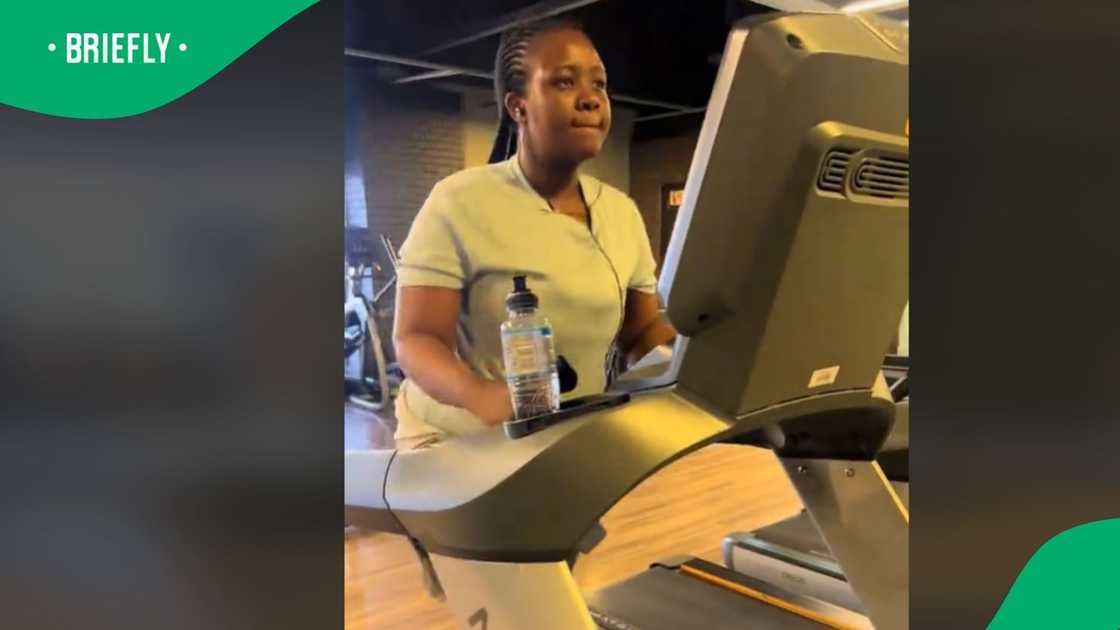 Woman shows video on how she lost over 80 kilos. Woman shows video on how she lost over 80 kilos.