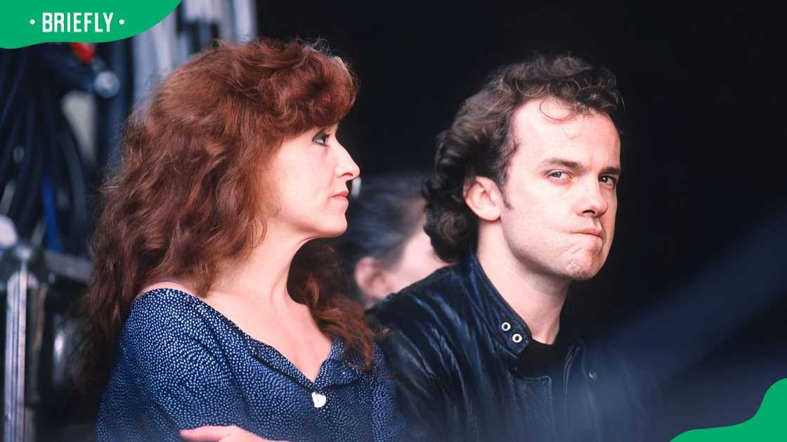 Bonnie Raitt and Michael O'Keefe during the Paul Simon concert in 1991 Bonnie Raitt and Michael O'Keefe during the Paul Simon concert in 1991