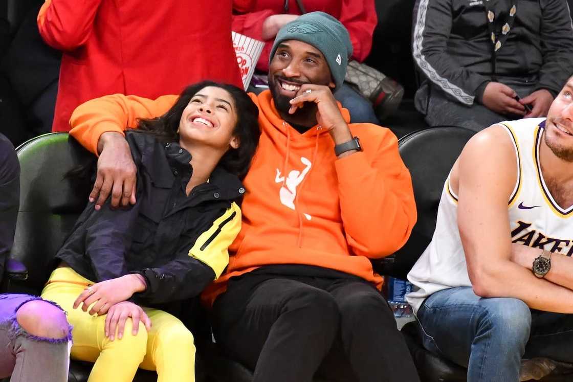 Magic Johnson pays emotional tribute to Kobe Bryant: 'My Lakers brother for life' Magic Johnson pays emotional tribute to Kobe Bryant: 'My Lakers brother for life'
