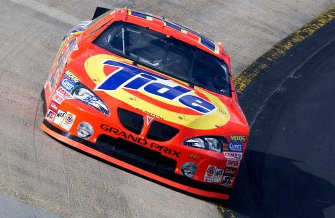 Ricky Craven tide car