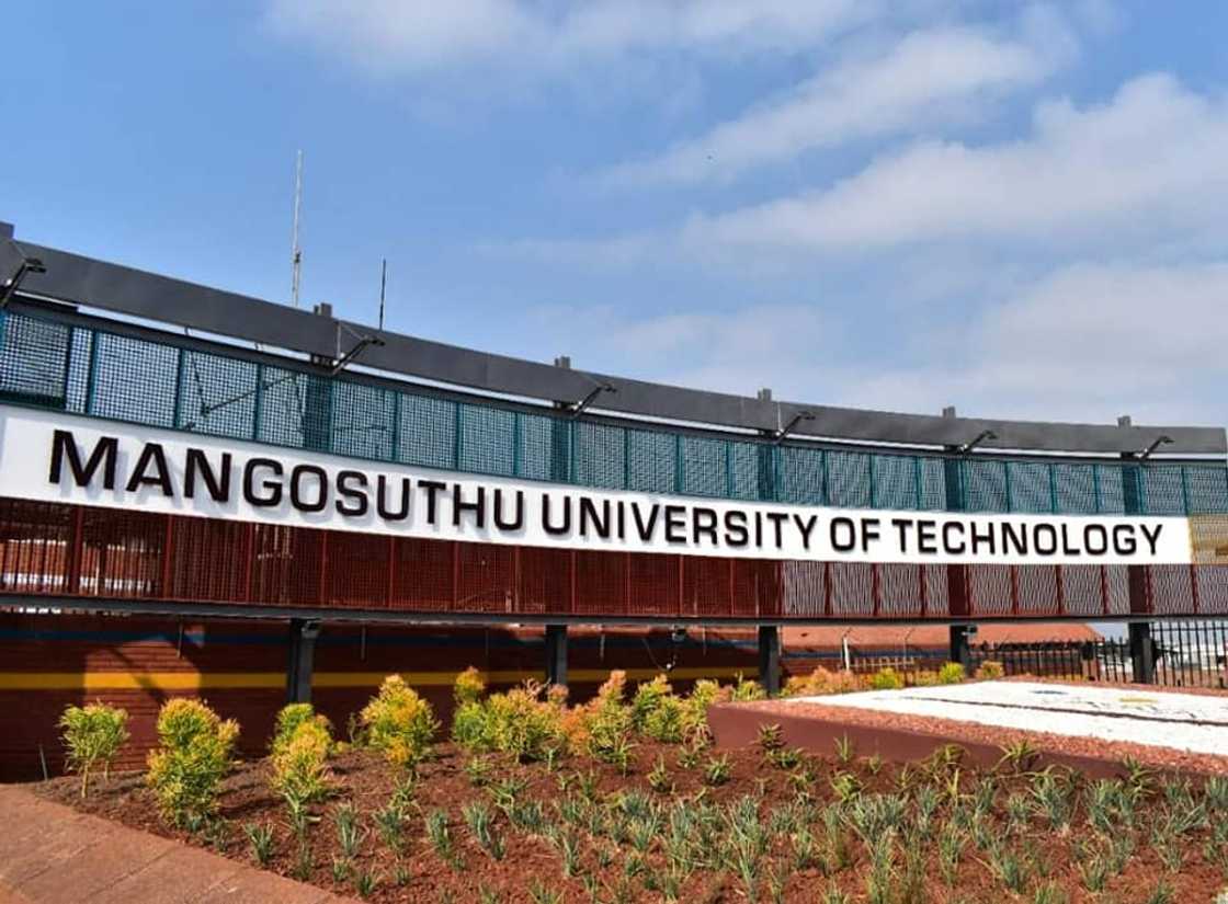 Mangosuthu University of Technology Mangosuthu University of Technology