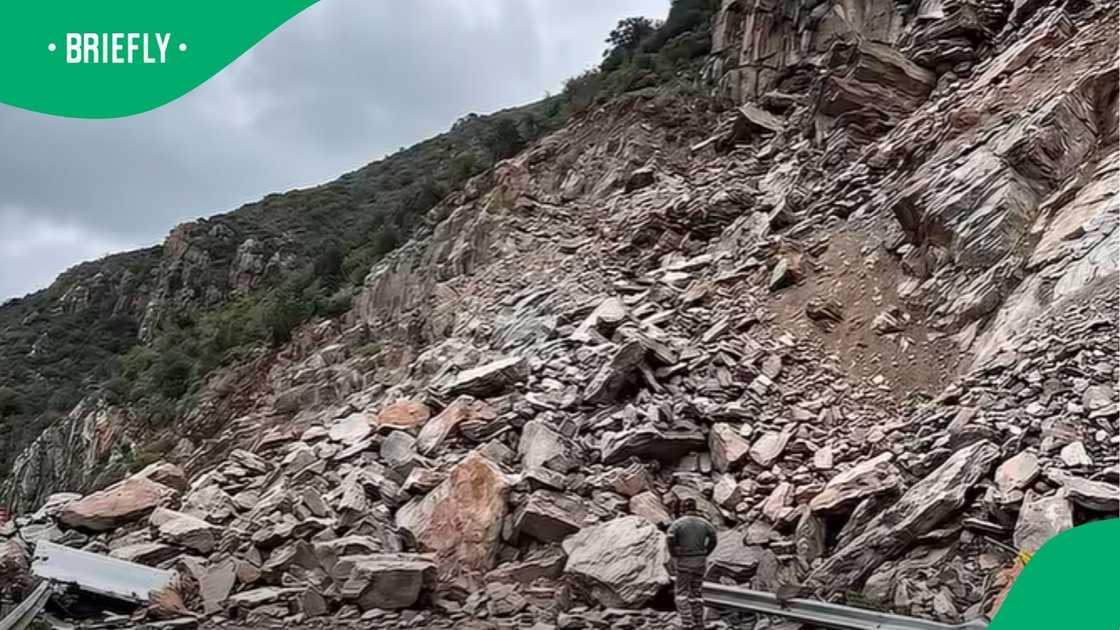 The image showed large rocks and debris scattered everywhere The image showed large rocks and debris scattered everywhere
