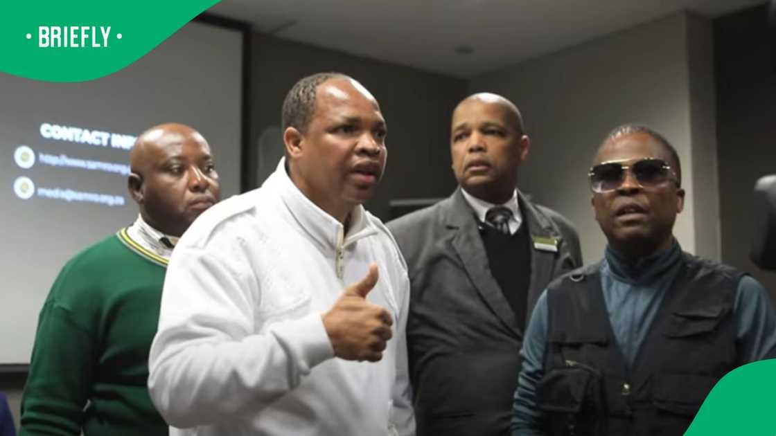 SAMRO members stormed the briefing. SAMRO members stormed the briefing.